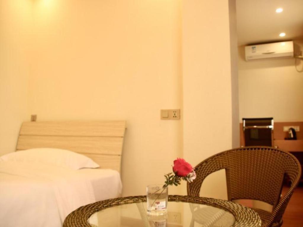 Greentree Inn Zhejiang Ningbo South Railway Station Express Hotel Extérieur photo