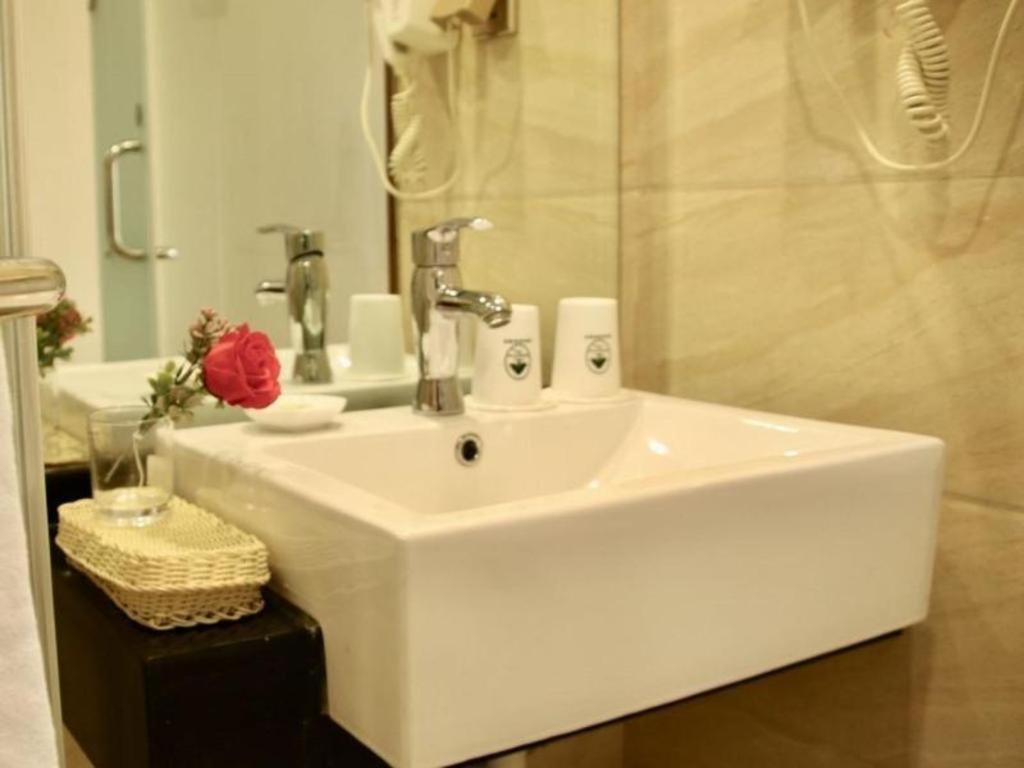 Greentree Inn Zhejiang Ningbo South Railway Station Express Hotel Extérieur photo